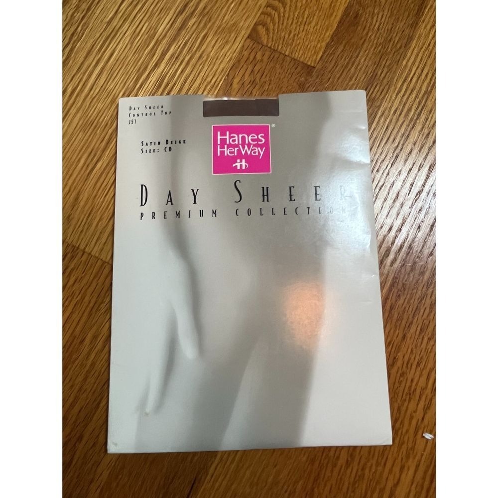 Hanes Her Way Day Sheer Premium Pantyhose Satin Beige CD Control Top